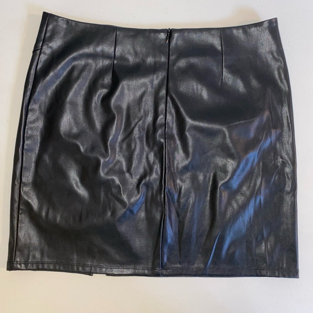 Black Leather Miniskirt - Picture 2 of 2